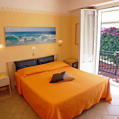 Hotel La Pineta Marina dʼAndora