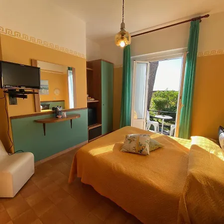 Szálloda La Pineta Marina dʼAndora